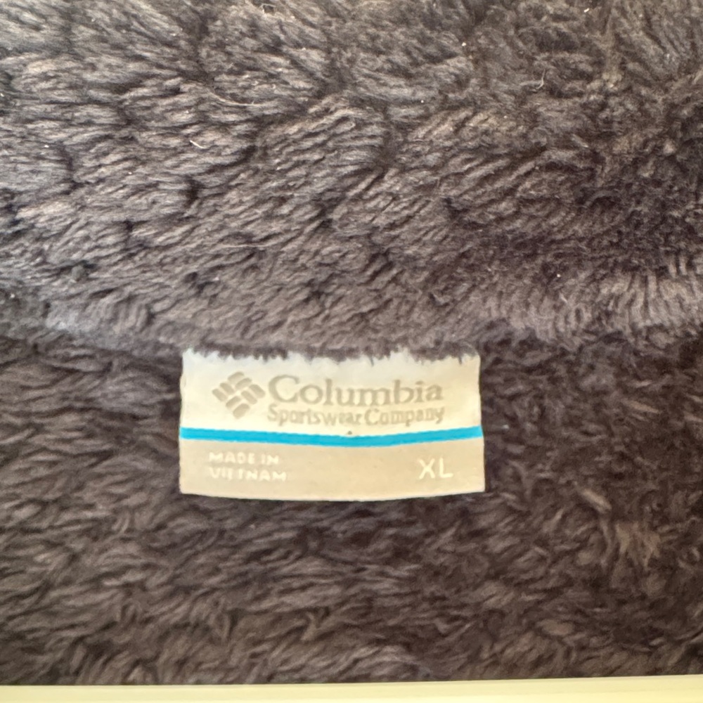 Columbia Women's Black Fleece Jacket - Picture 2 of 3